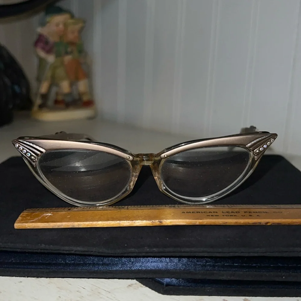 Vintage cat eye USA eyeglasses frames 44-18 5 1/4